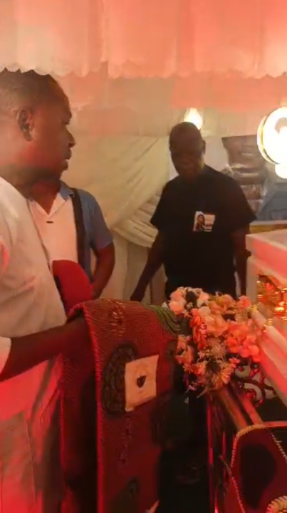 Lagos branch of Ezieke Umuohi paying its last respects to late Chief Benedict Anamene
